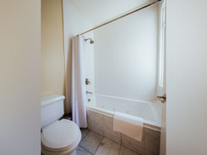 206 The Bay Room (6)