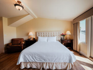 302 The Lilac Room (2)