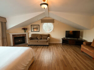 303 The Magnolia Room (3)